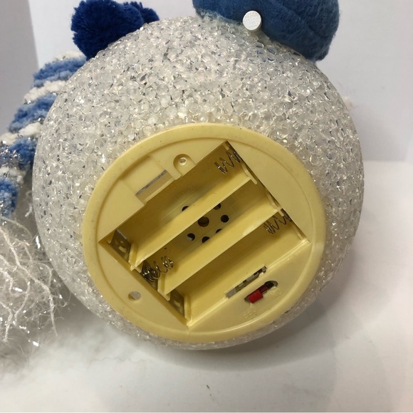 Plastic Snowman Singing Winter Figurine - Picture 5 of 5